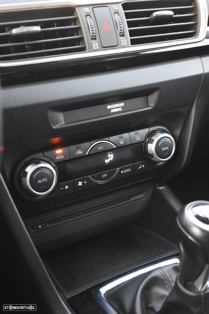 Mazda 3 Hatchback 1.5 Sky-G Evolve Navi - 21