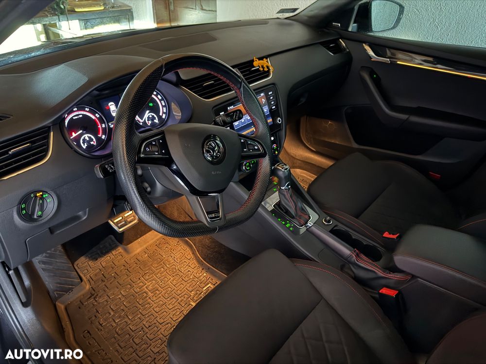 Skoda Octavia 2.0 245 TSI DSG RS - 27