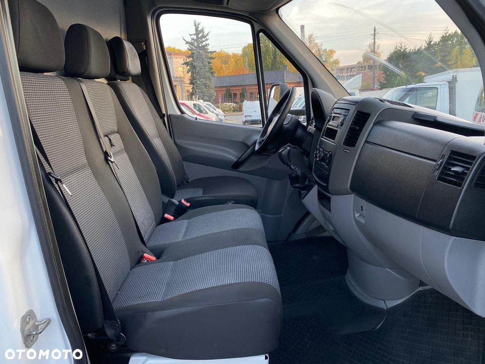 Mercedes-Benz Sprinter - 20