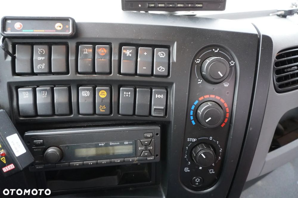 Renault C280 DTI 8 / HDS Fassi 5,6 t / Zasięg 8 m / Platforma 15 EPAL - 21