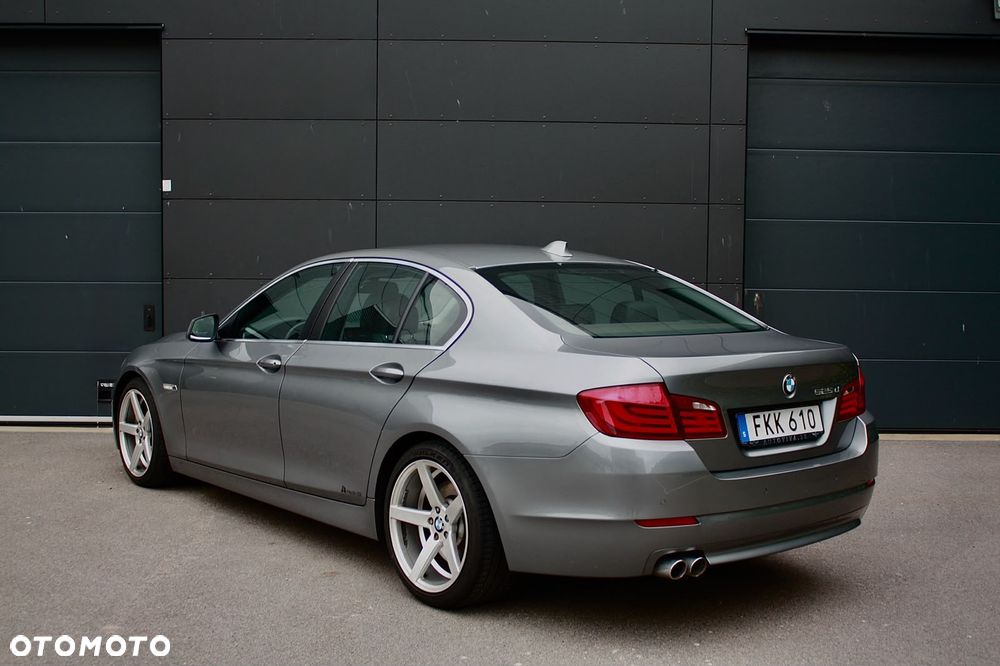 BMW Seria 5 525d - 4