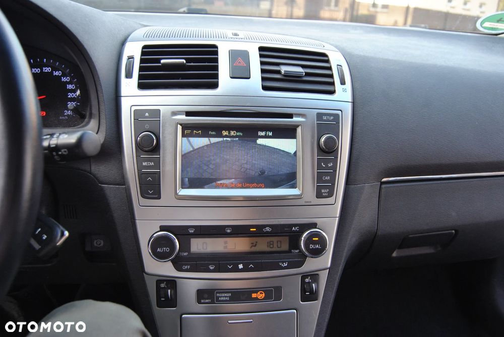 Toyota Avensis 1.8 Premium EU5 - 16