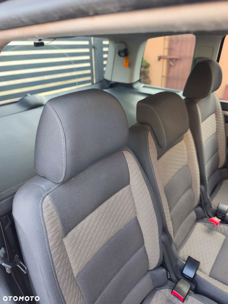 Volkswagen Touran 2.0 TDI DPF DSG Cross - 11