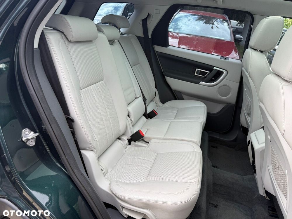 Land Rover Discovery Sport - 12