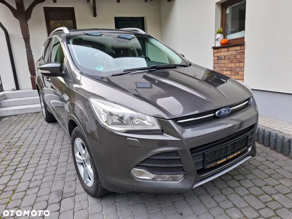 Ford Kuga 2.0 TDCi 2x4 Titanium - 4