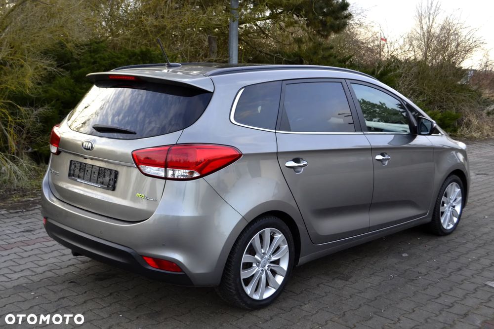 Kia Carens 1.7 CRDi Business Line 7os - 12