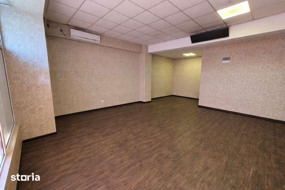 Inchiriere Spatiu Comercial Vitrat, 45 mp Baza 3 - Carrefour Felicia. - Imagine principală: 2/5