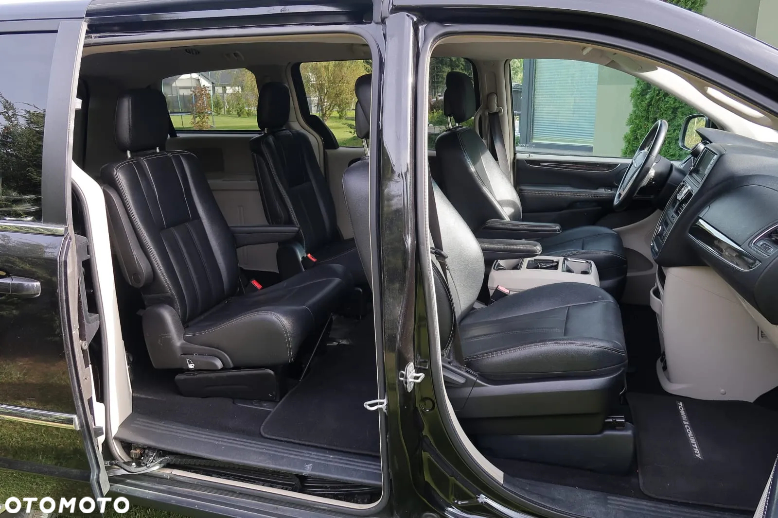 Chrysler Town & Country 3.6 Touring - 23