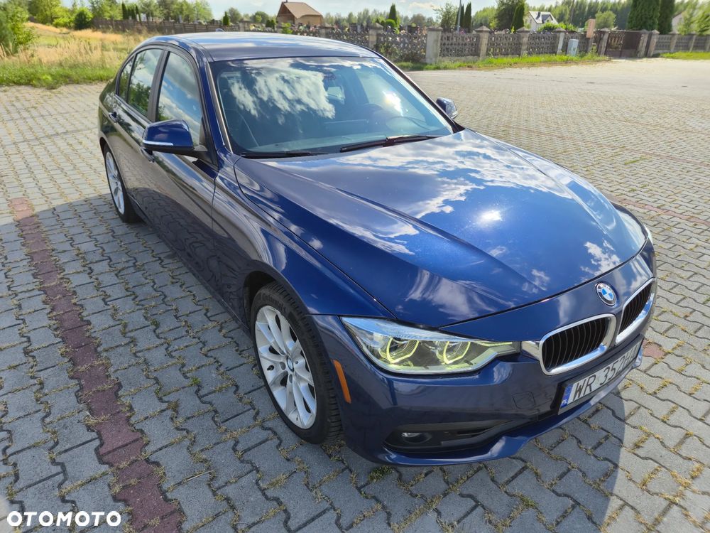 BMW Seria 3 320i - 4