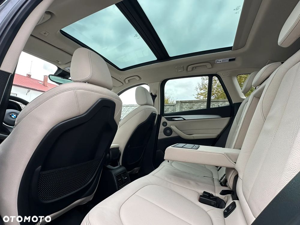 BMW X1 xDrive20i xLine sport - 22