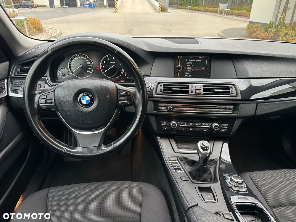 BMW Seria 5 520i - 13