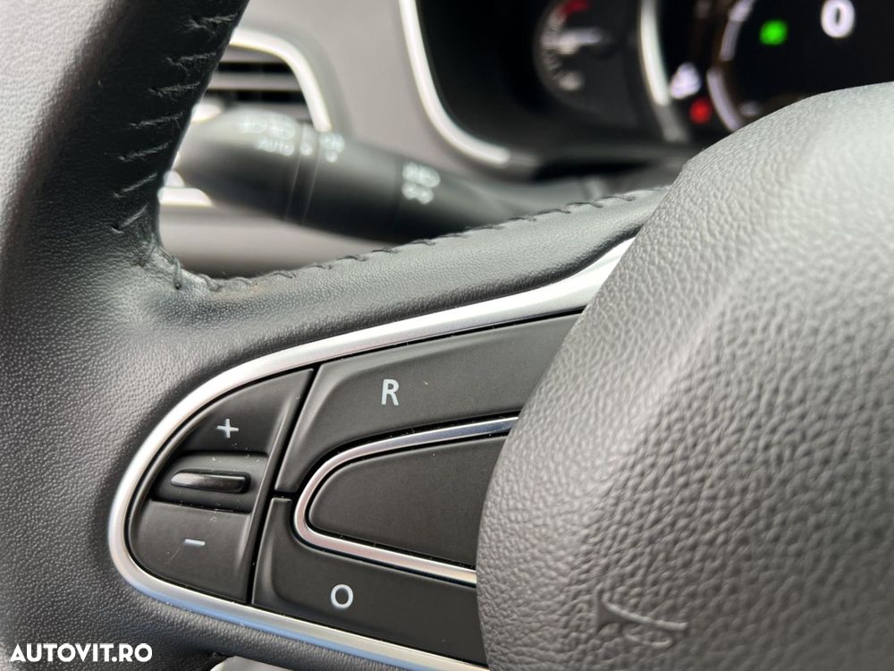 Renault Megane Grandtour TCe 140 GPF LIMITED - 22