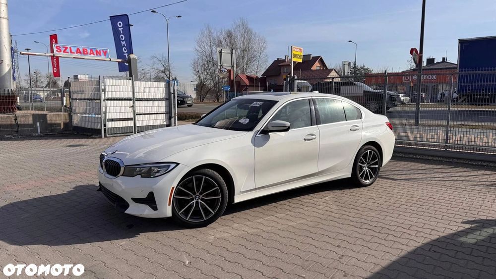 BMW Seria 3 330i Sport Line - 2
