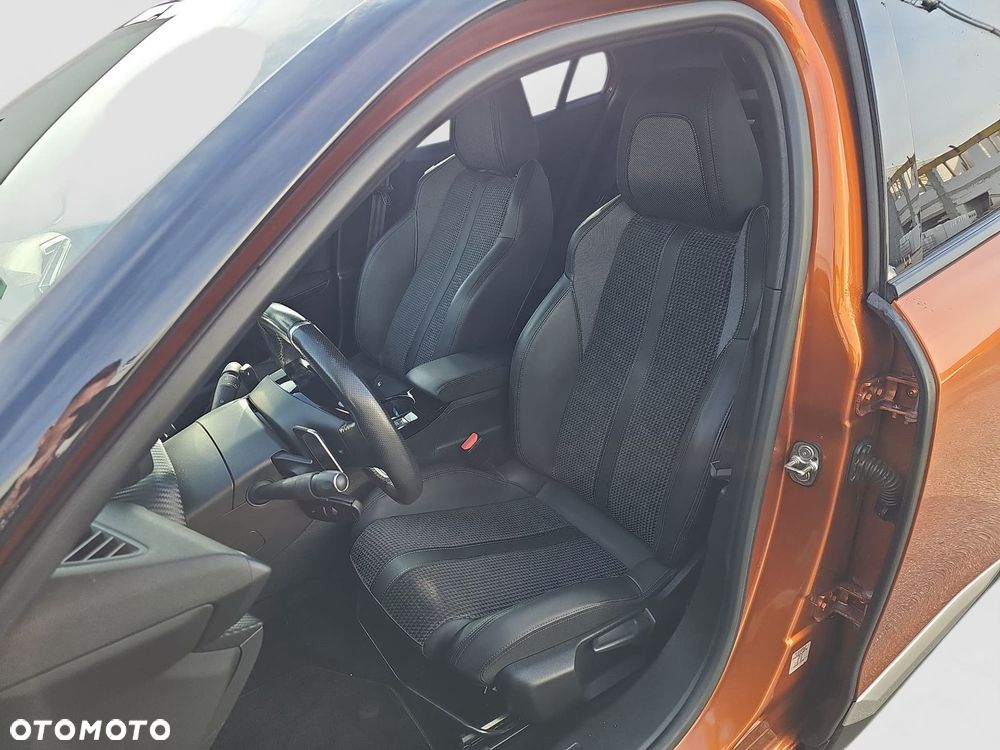 Peugeot 2008 - 12