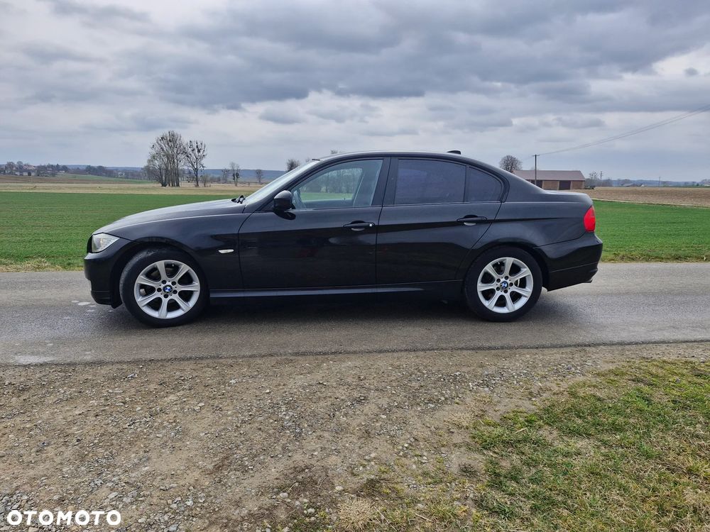 BMW Seria 3 318i - 11