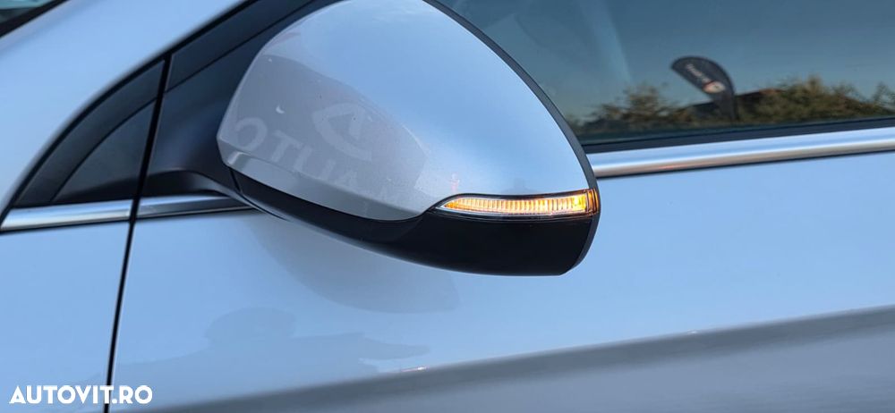 Hyundai IONIQ - 12