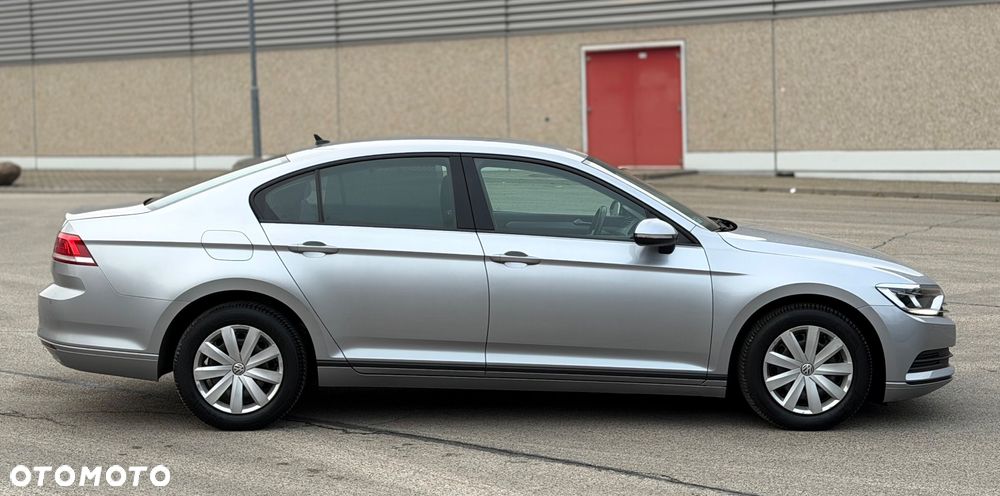 Volkswagen Passat 1.6 TDI BMT Comfortline - 11