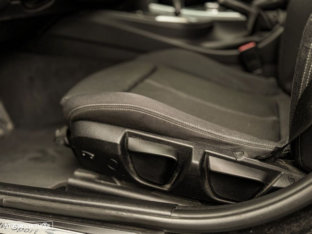BMW 318 d Touring Aut. Sport Line - 31