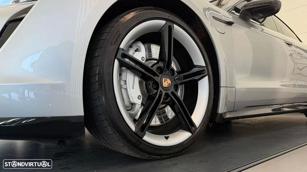 Porsche Taycan 4S - 15