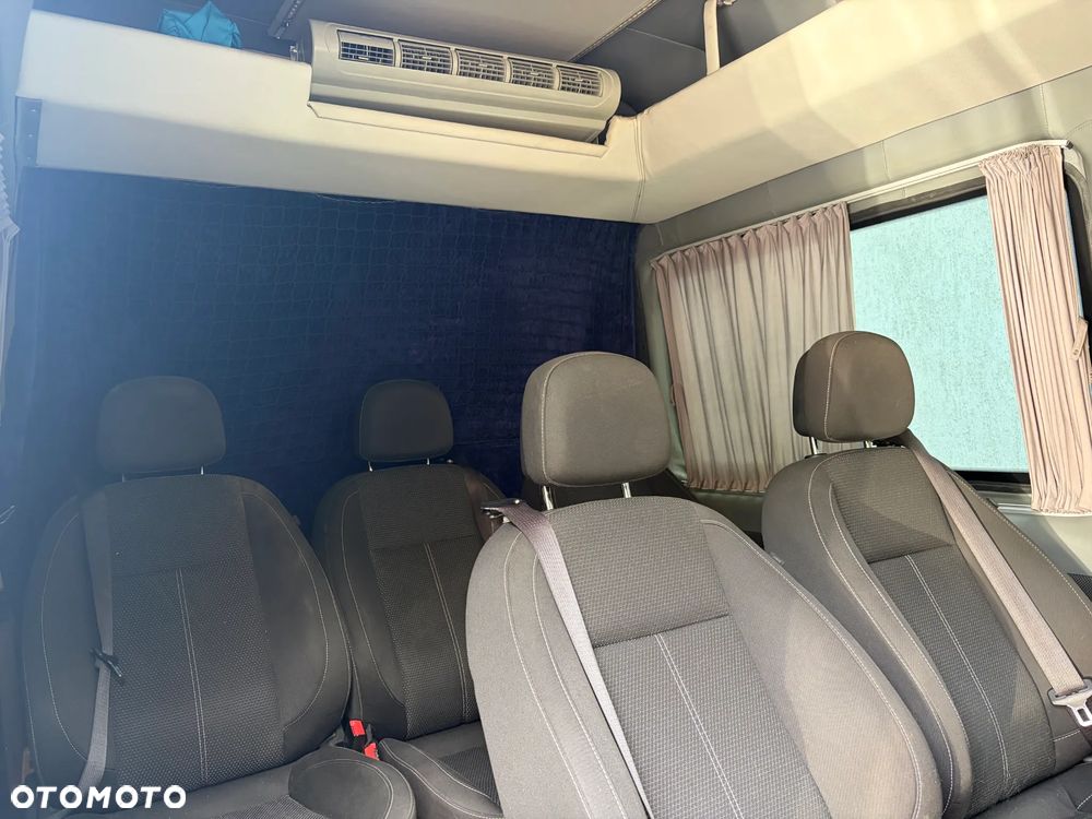 Mercedes-Benz Sprinter - 17