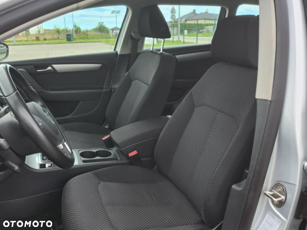 Volkswagen Passat 1.6 TDI BlueMotion Technology Comfortline - 9
