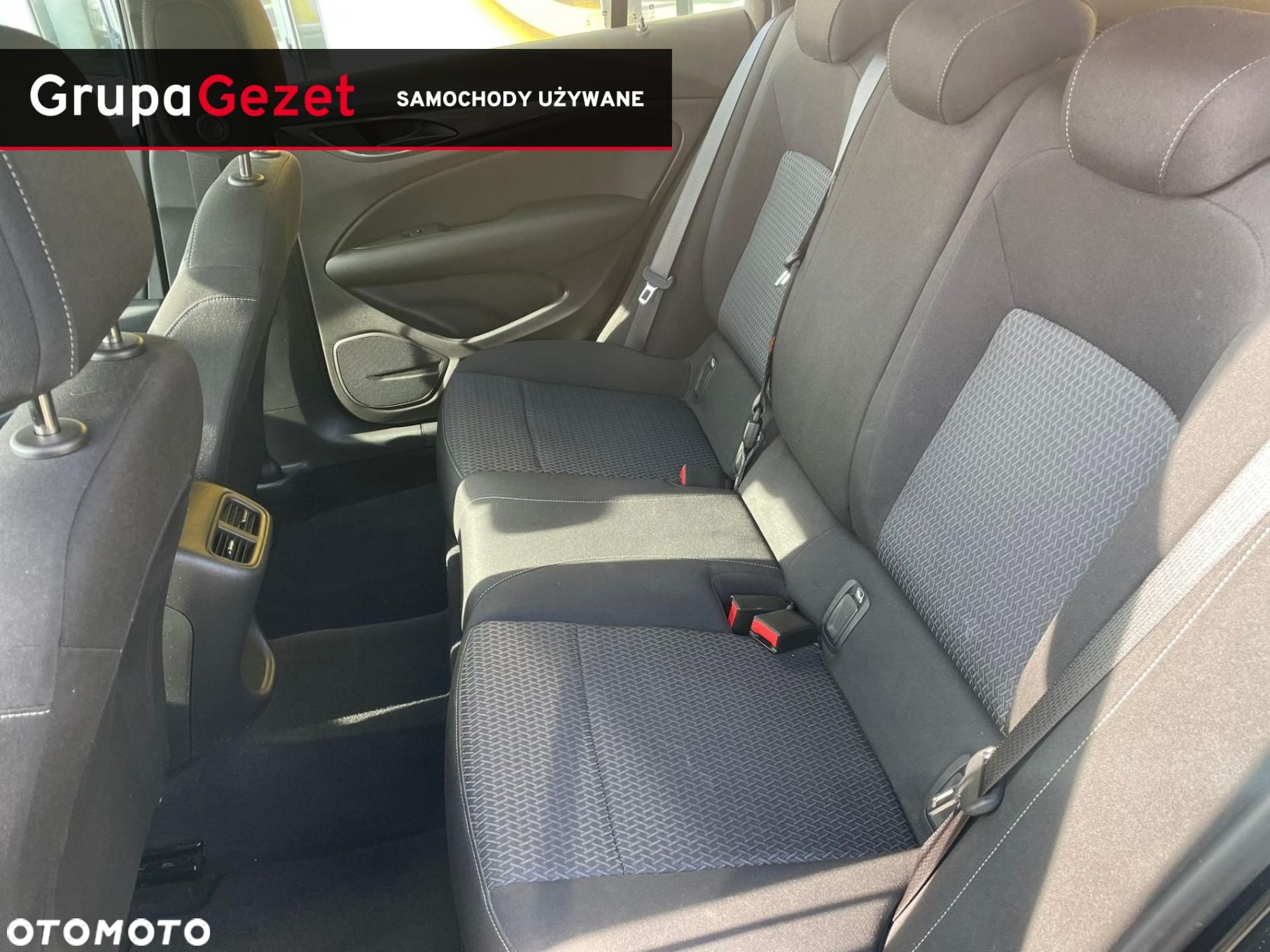 Opel Insignia - 8
