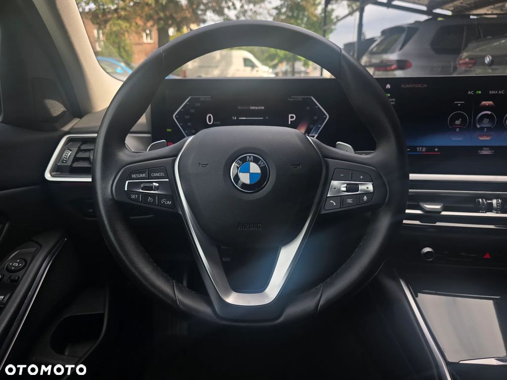 BMW Seria 3 318i - 11