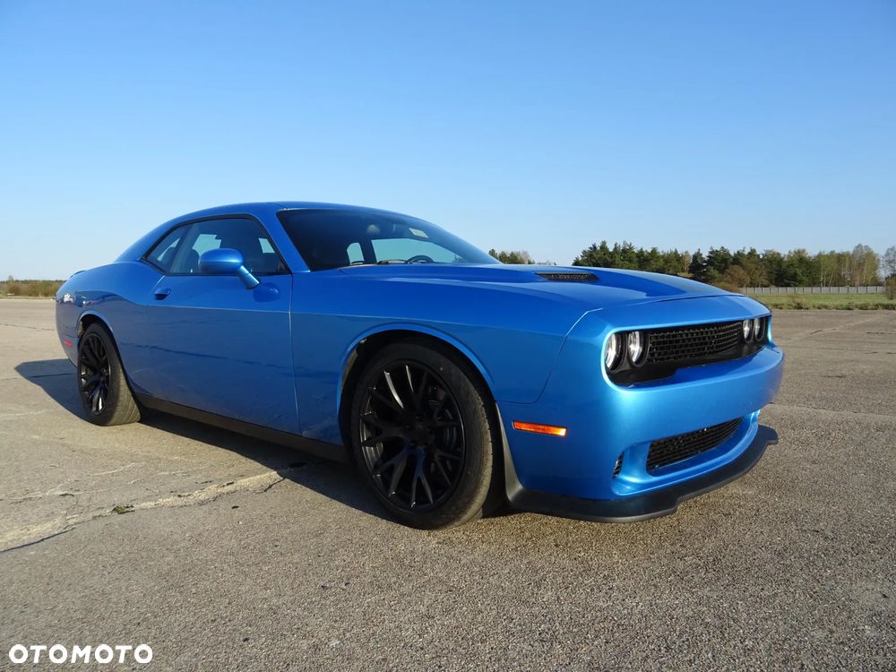 Dodge Challenger - 2