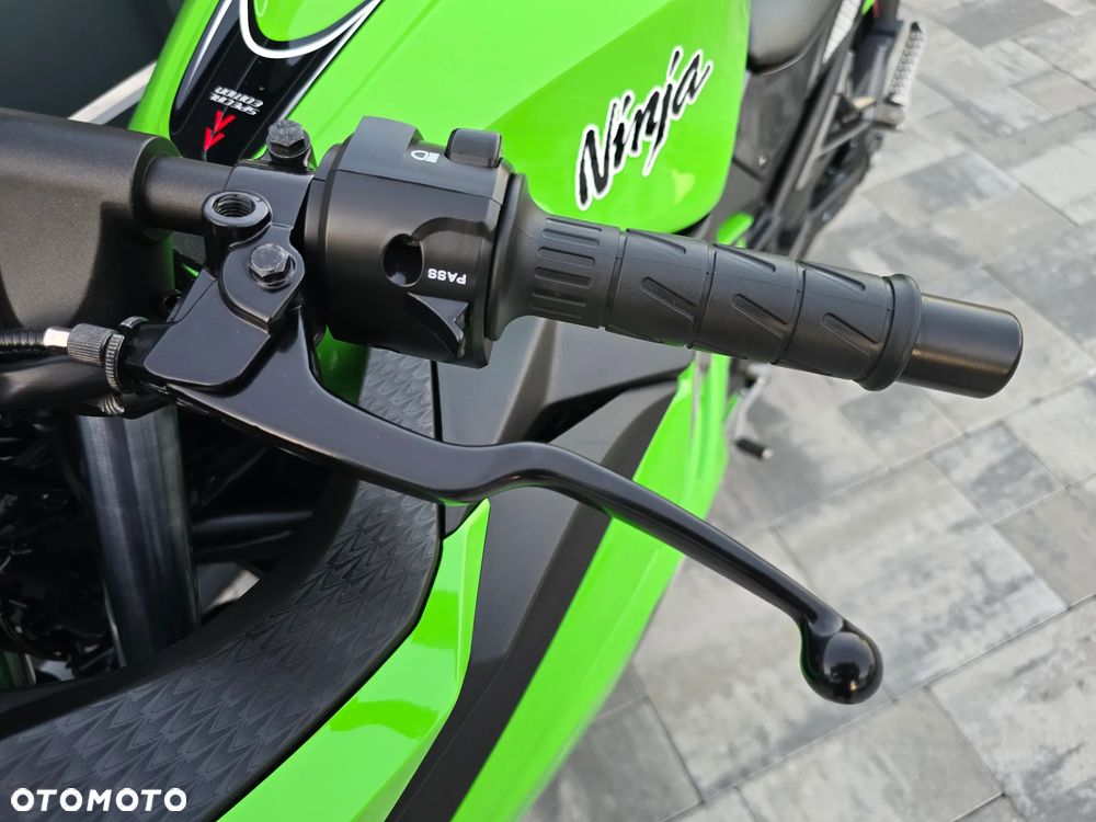 Kawasaki Ninja 300 ABS - 21