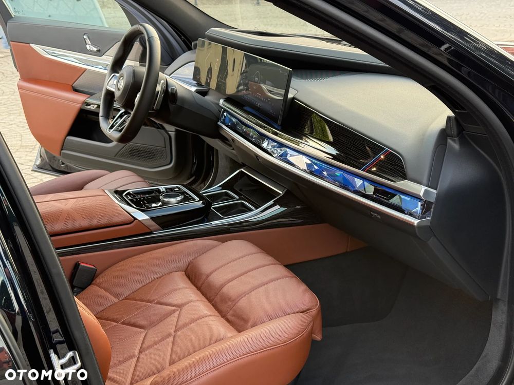 BMW Seria 7 740d xDrive mHEV sport - 14