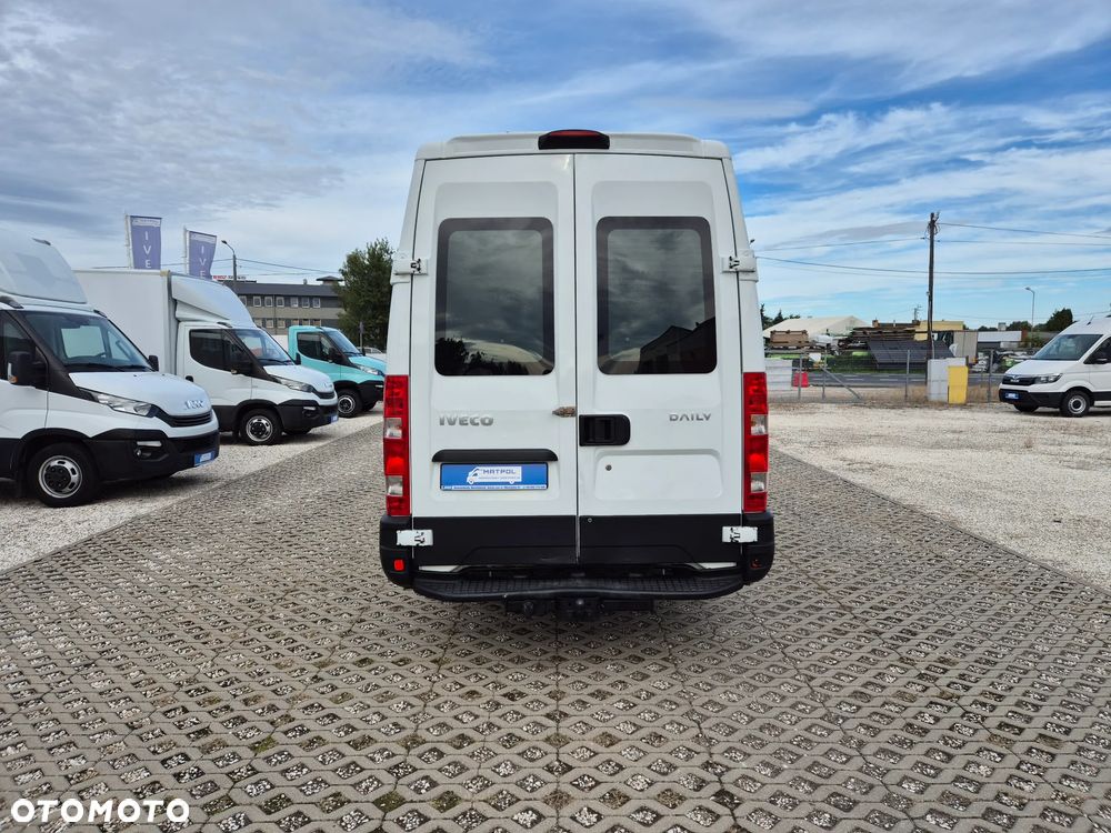 Iveco Daily 35S13 L3H2, Brygadówka 6 osób, blaszak, HAK 3.5T, klimatyzacja - 7