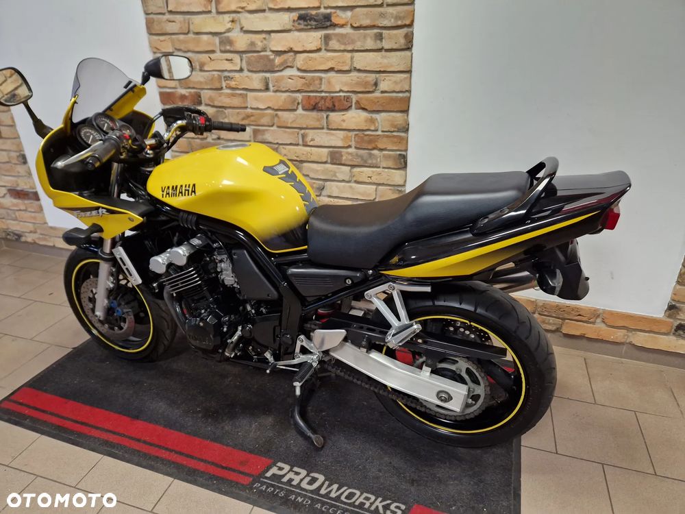 Yamaha FZS - 14