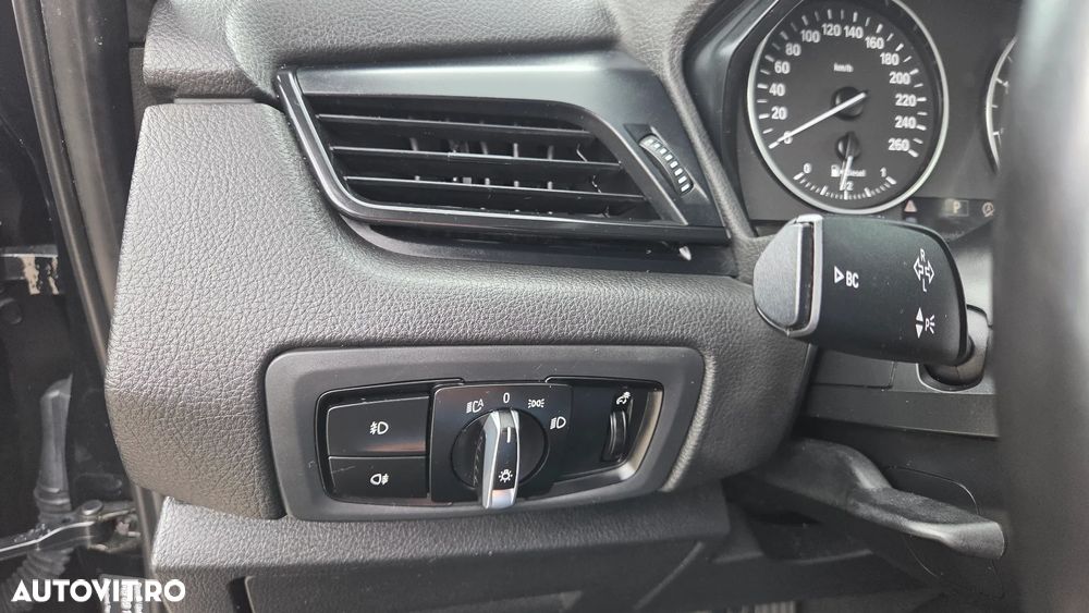 BMW Seria 2 216d Aut. Sport Line - 29