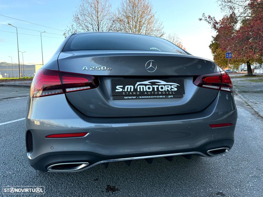 Mercedes-Benz A 250 Limousine e 8G-DCT AMG Line - 6