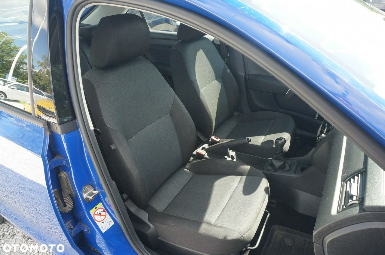 Skoda RAPID 1.0 TSI Active - 29