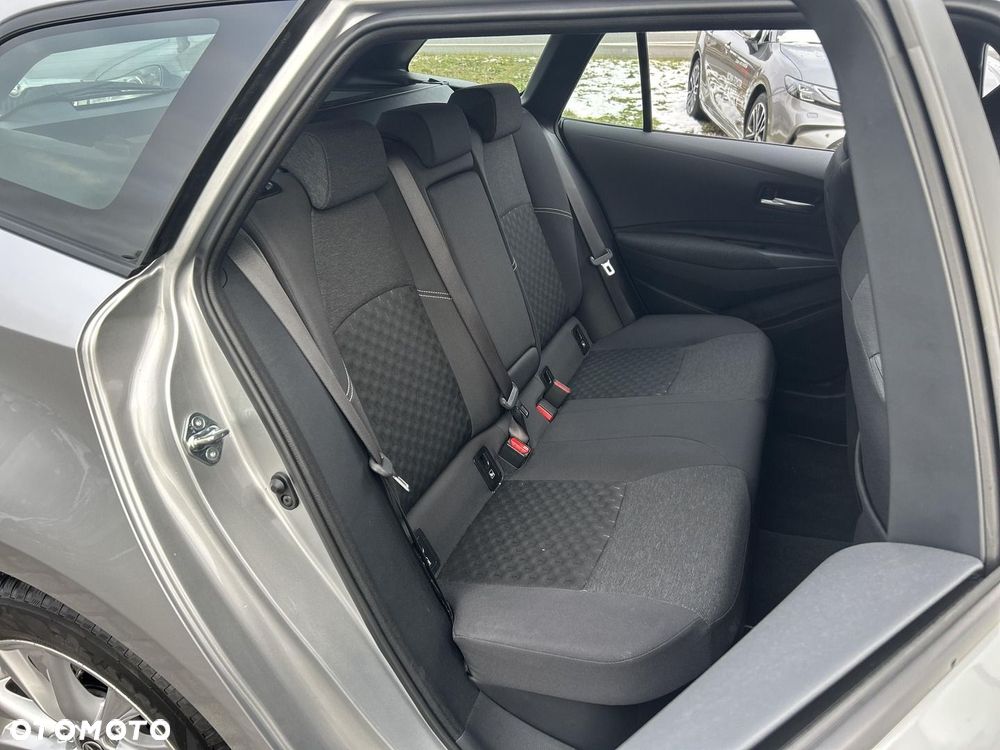 Toyota Corolla 1.8 Hybrid Comfort - 23