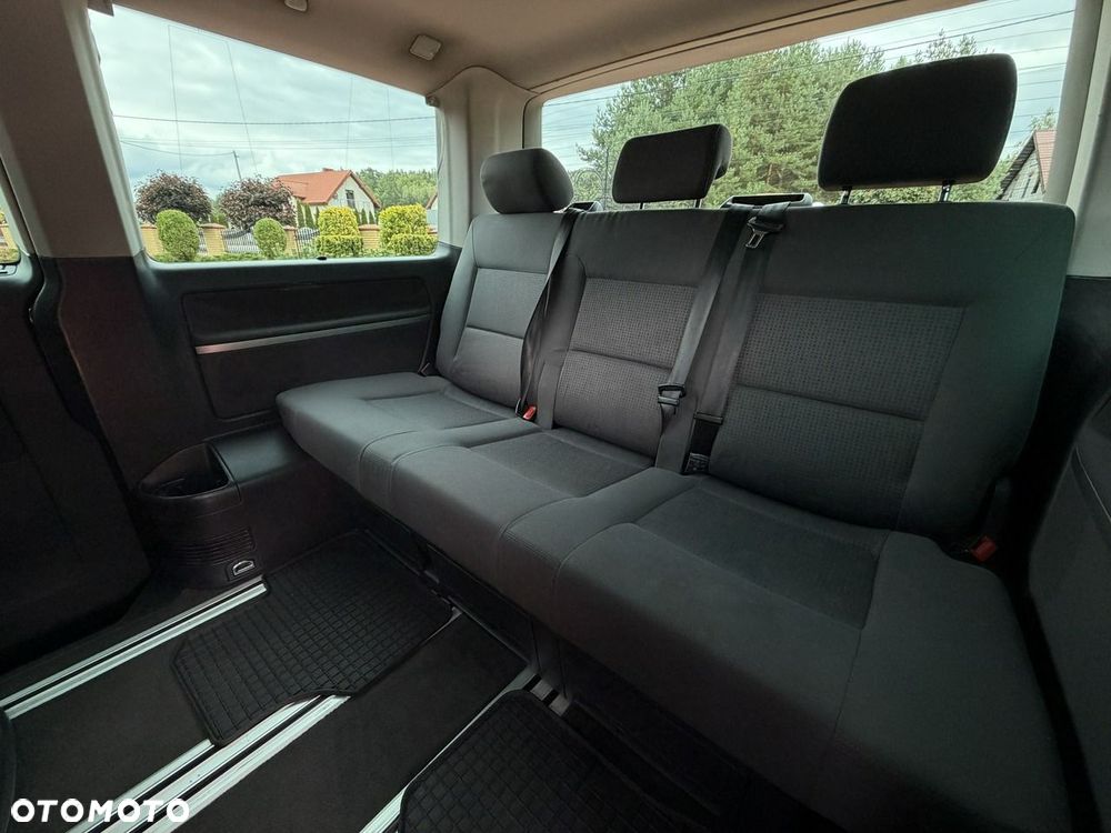 Volkswagen Multivan - 21
