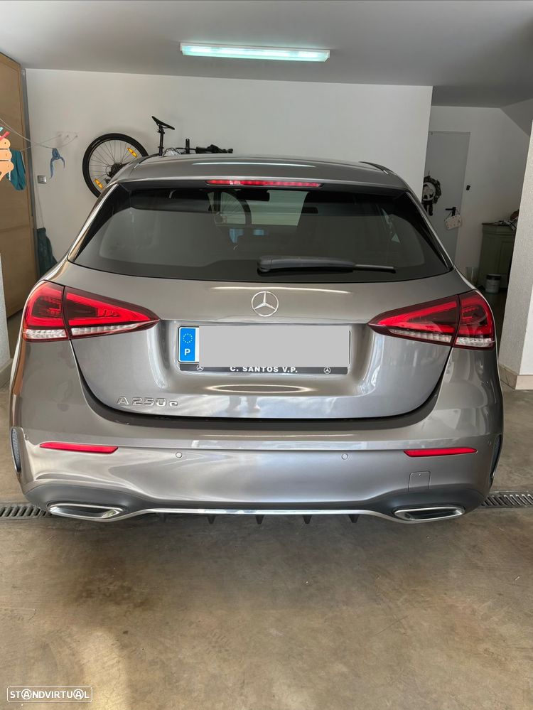 Mercedes-Benz A 250 e AMG Line - 2