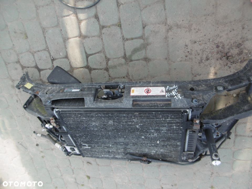 pas wzmocnienia chłodnica wody Audi A4 B5  1.8 benzyna - 2
