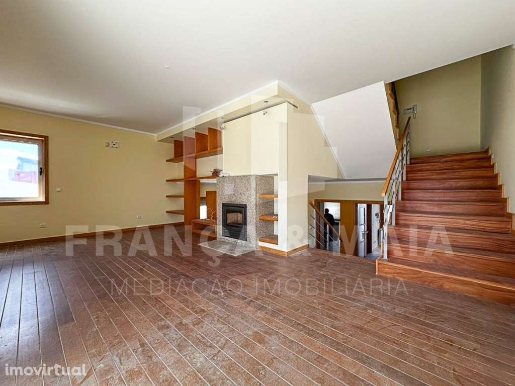 Moradia T3 Renovada com Áreas Excepcionais e Potencial até T5 em Pe... - Grande imagem: 5/34