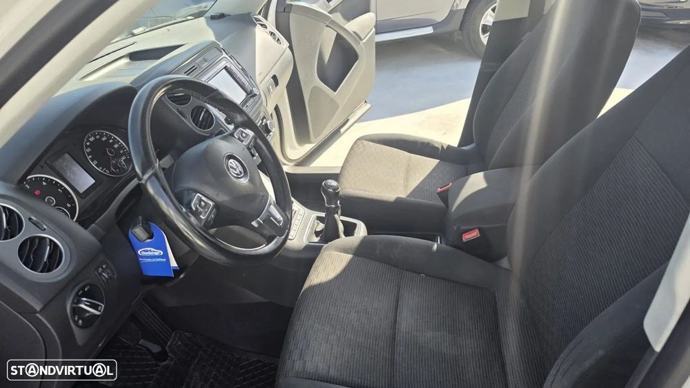VW Tiguan 2.0 TDi Sport BlueMotion - 13