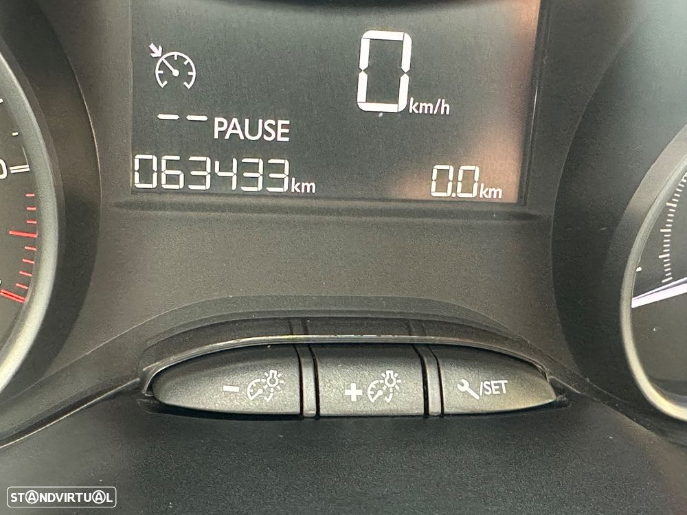 Peugeot 208 1.2 PureTech Active - 8