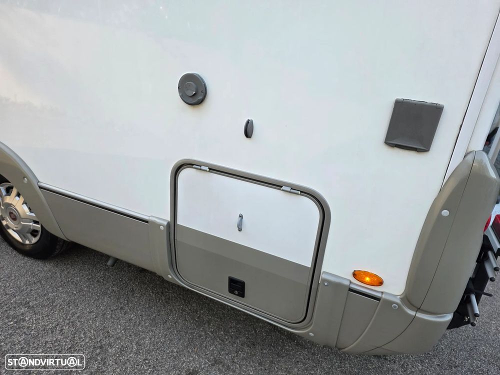 Burstner Aviano 725i cama central - 27