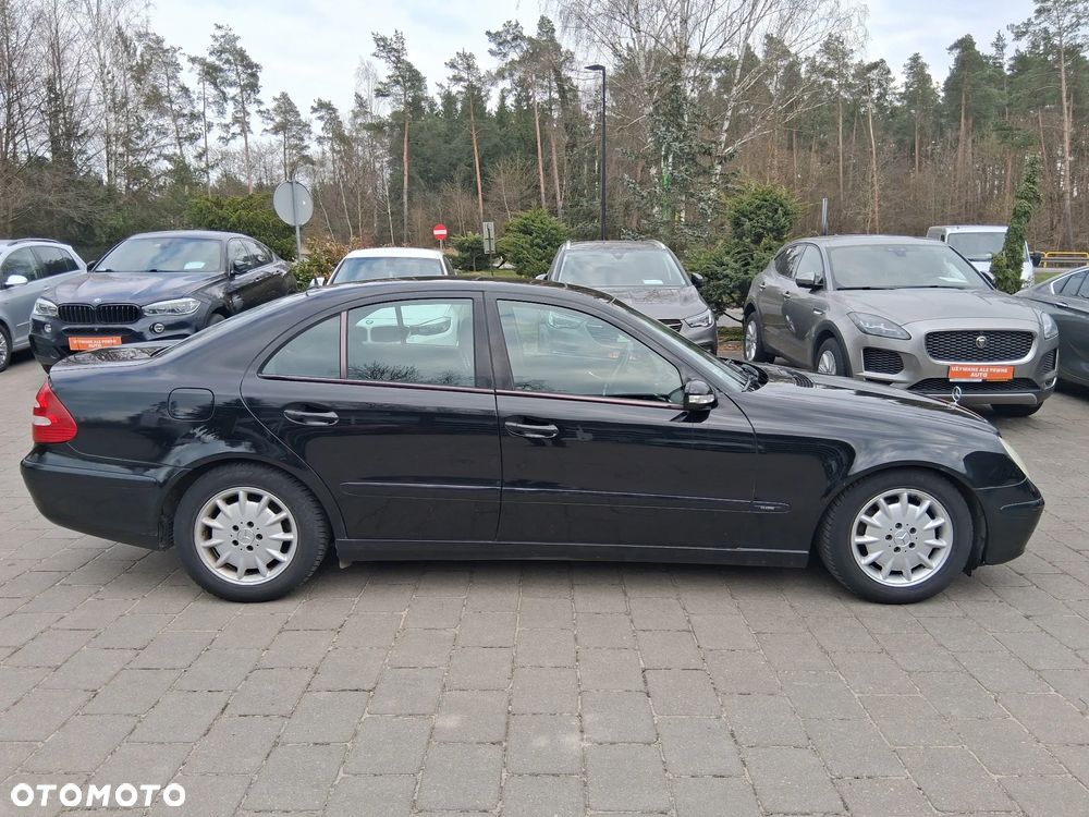 Mercedes-Benz Klasa E 240 4-Matic Classic - 3