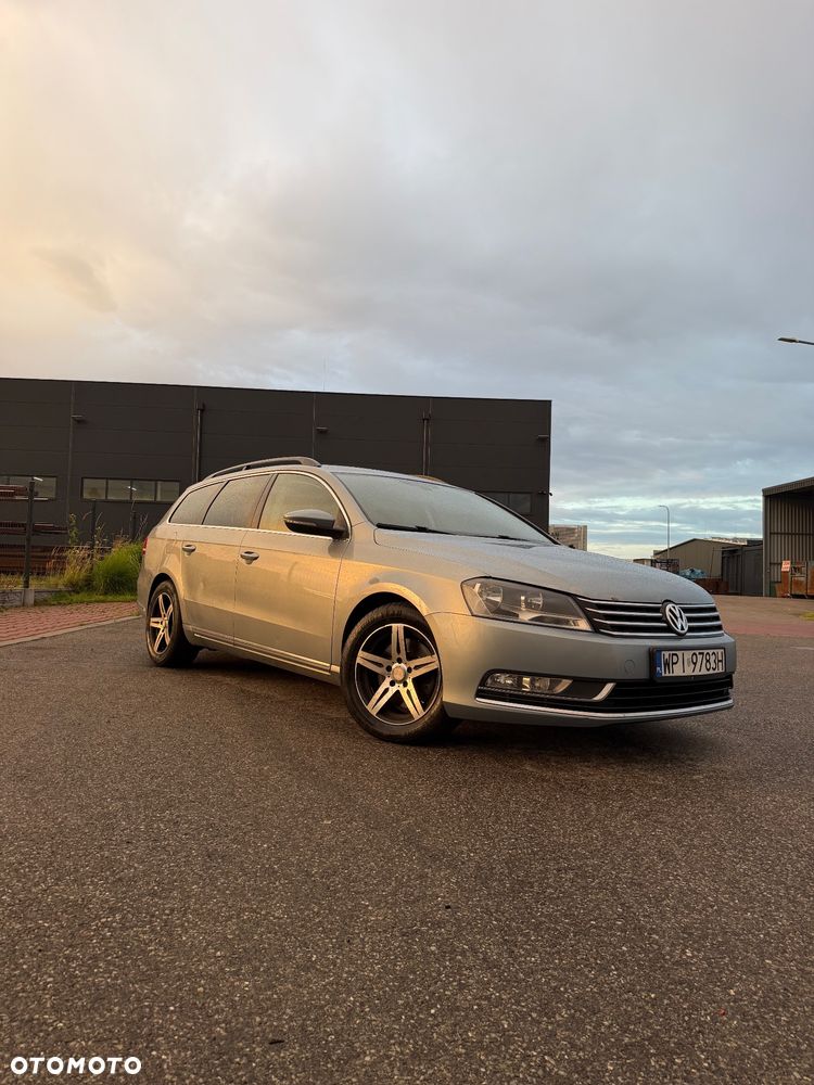 Volkswagen Passat 2.0 TDI DPF BlueMotion Technology Comfortline - 4