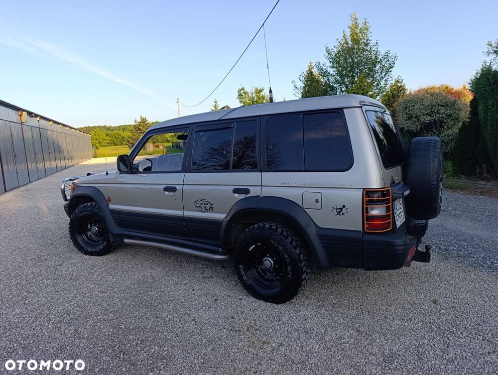 Mitsubishi Pajero 2.5 TD GL - 16