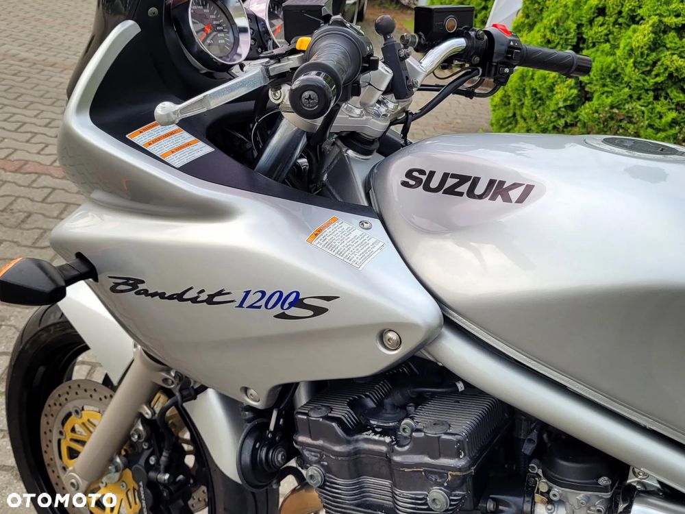 Suzuki Bandit - 25