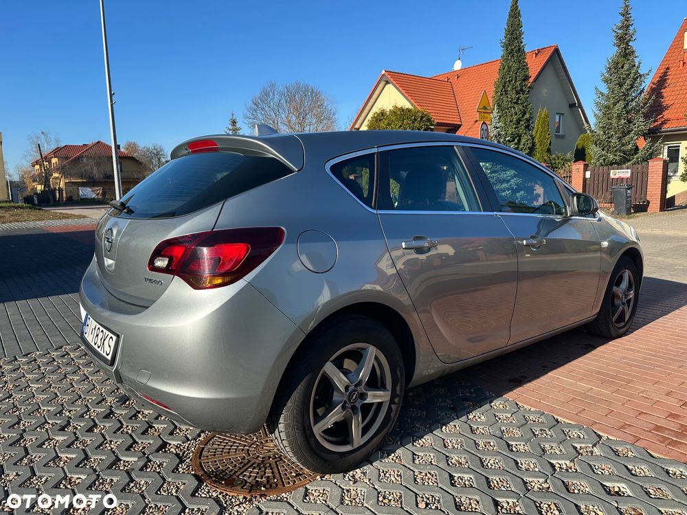 Opel Astra IV 1.4 T Sport EU6 - 4