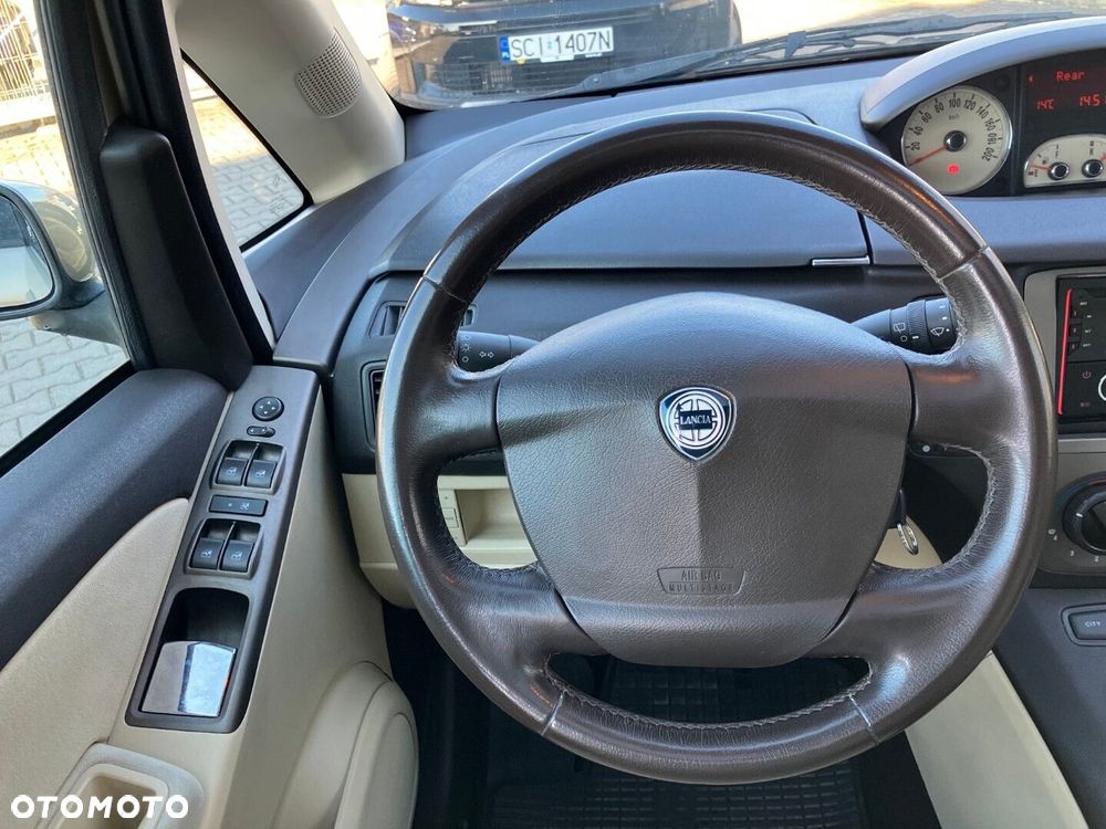 Lancia Musa 1.4 16V Platino - 16