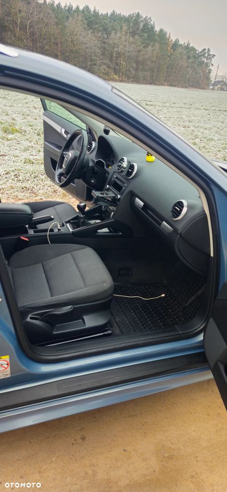 Audi A3 Sportback 1.6 TDI DPF Attraction - 9